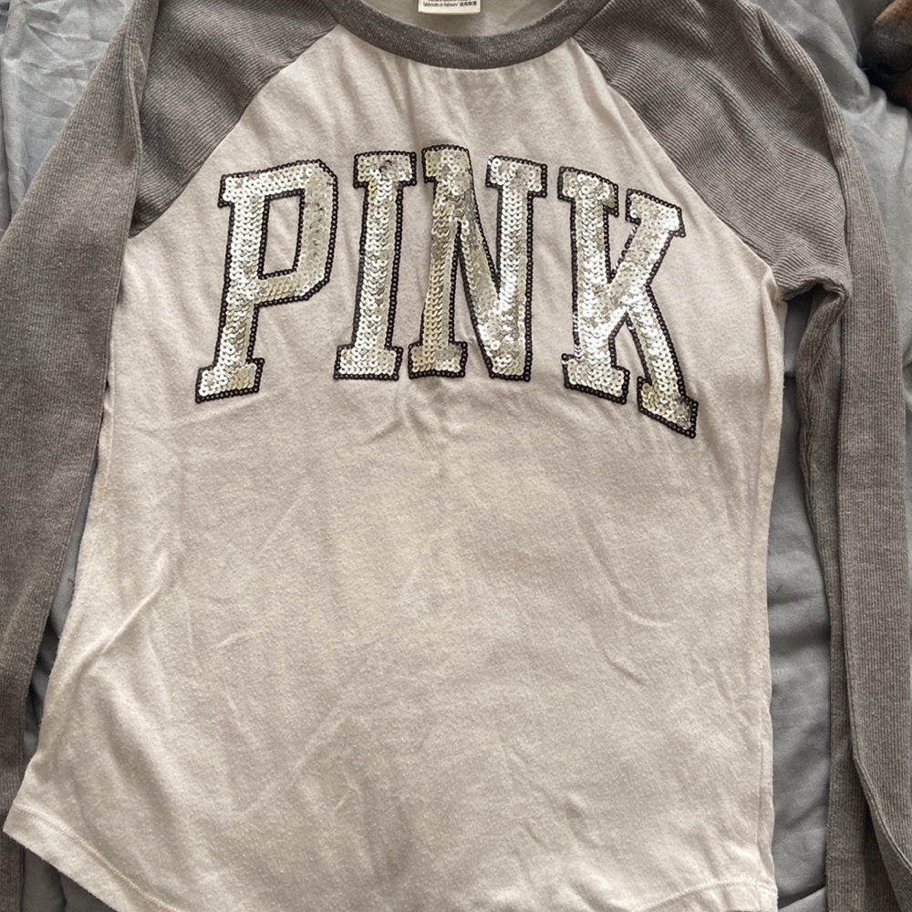 Long sleeve shirt white with grey long sleeves